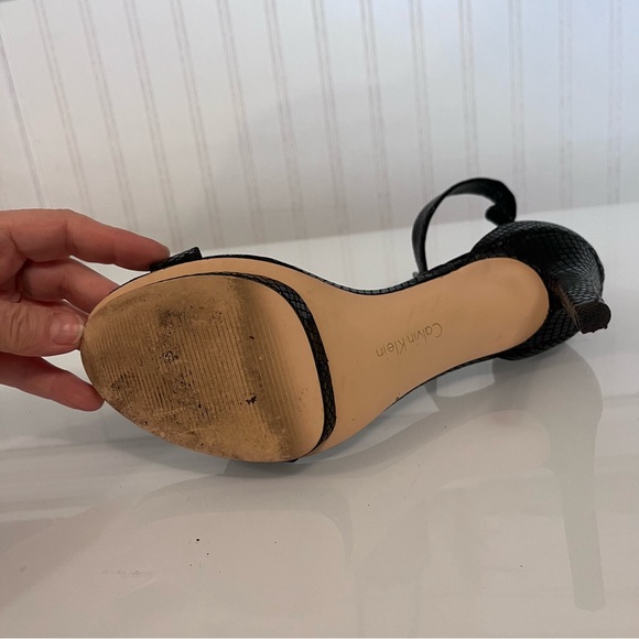 Calvin Klein Vivian Black Snakeskin Platform Sandals - Ankle Strap Heels Size 9 - Picture 12 of 15